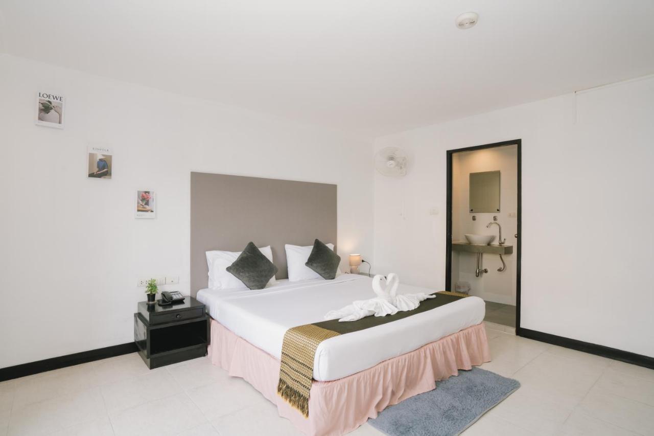 Noble House Patong Hotel Buitenkant foto