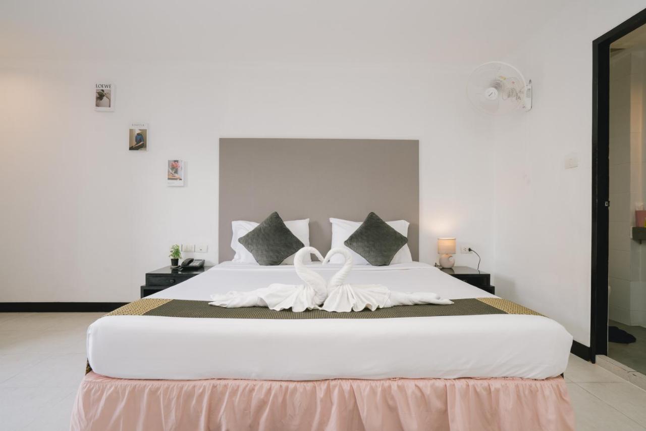 Noble House Patong Hotel Buitenkant foto