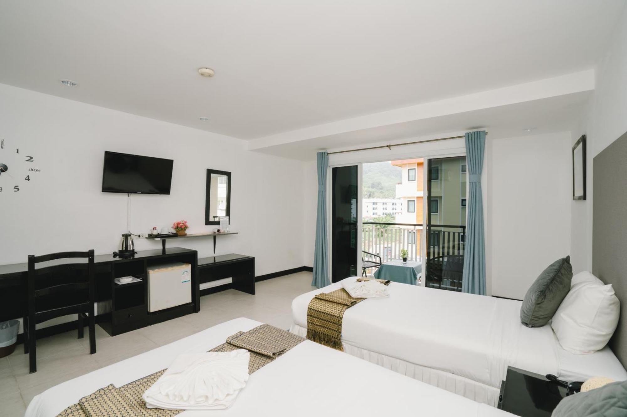 Noble House Patong Hotel Buitenkant foto