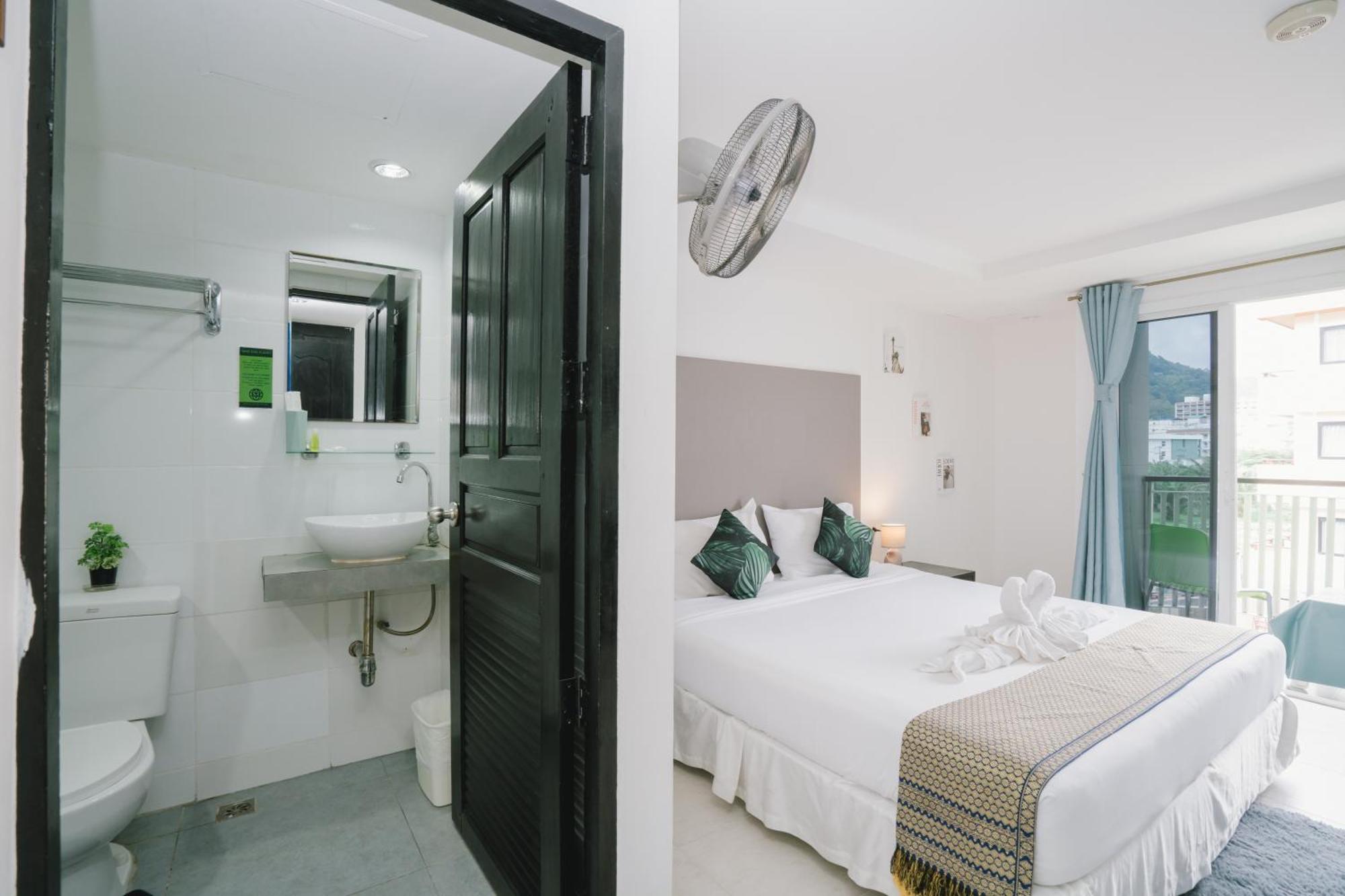 Noble House Patong Hotel Buitenkant foto