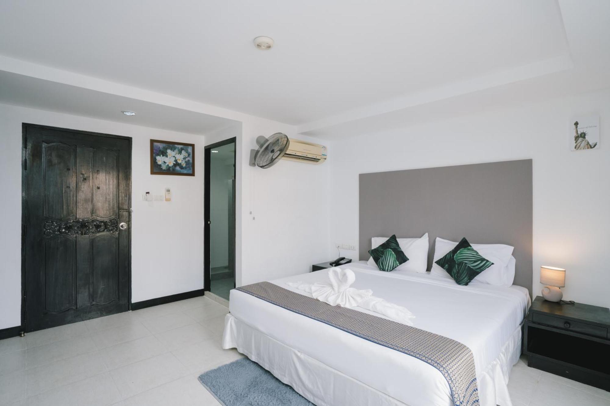 Noble House Patong Hotel Buitenkant foto